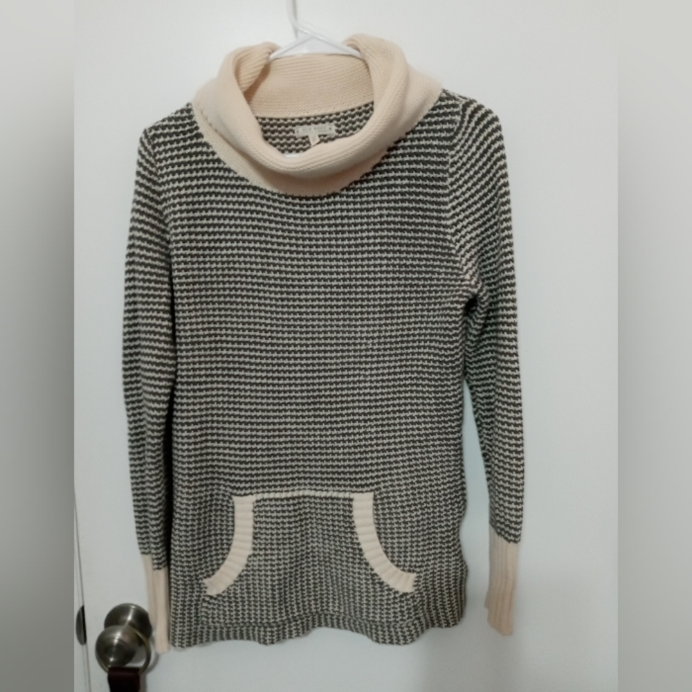 Vintage Old Navy Houndstooth long sleeve cowl neck tunic sweater w Pocket M